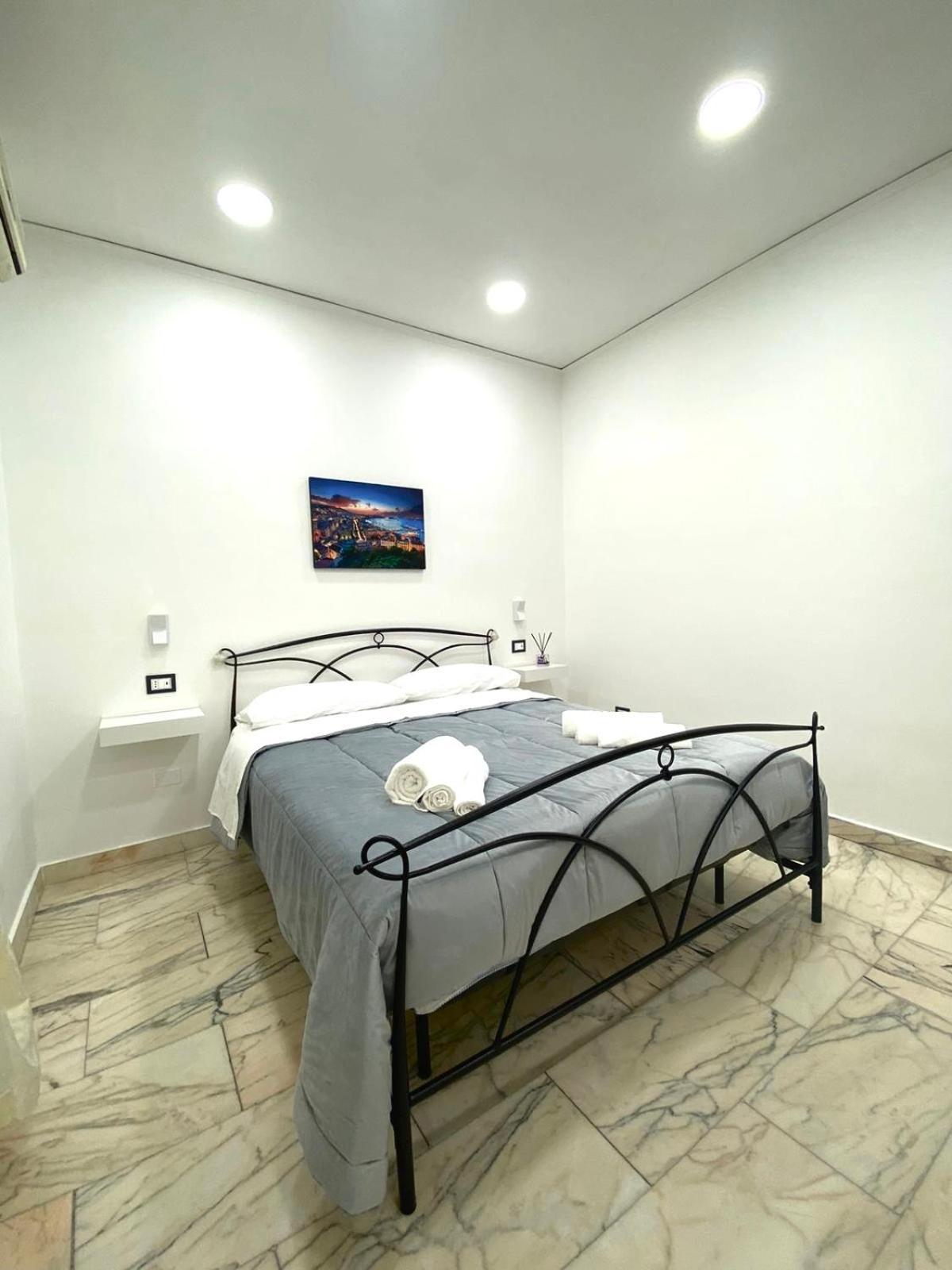 Castellano Apartment เนเปิลส์ ภายนอก รูปภาพ