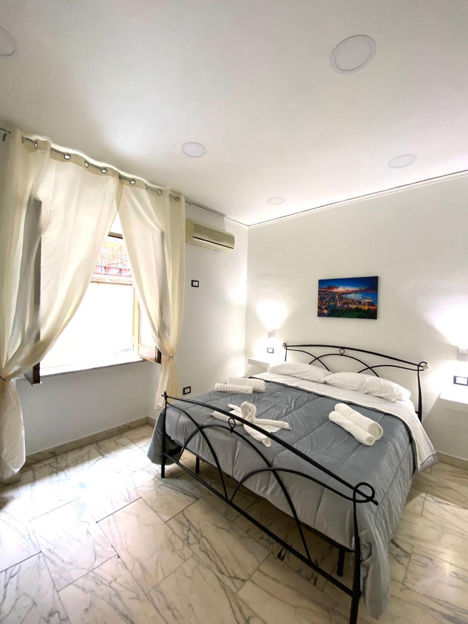 Castellano Apartment เนเปิลส์ ภายนอก รูปภาพ