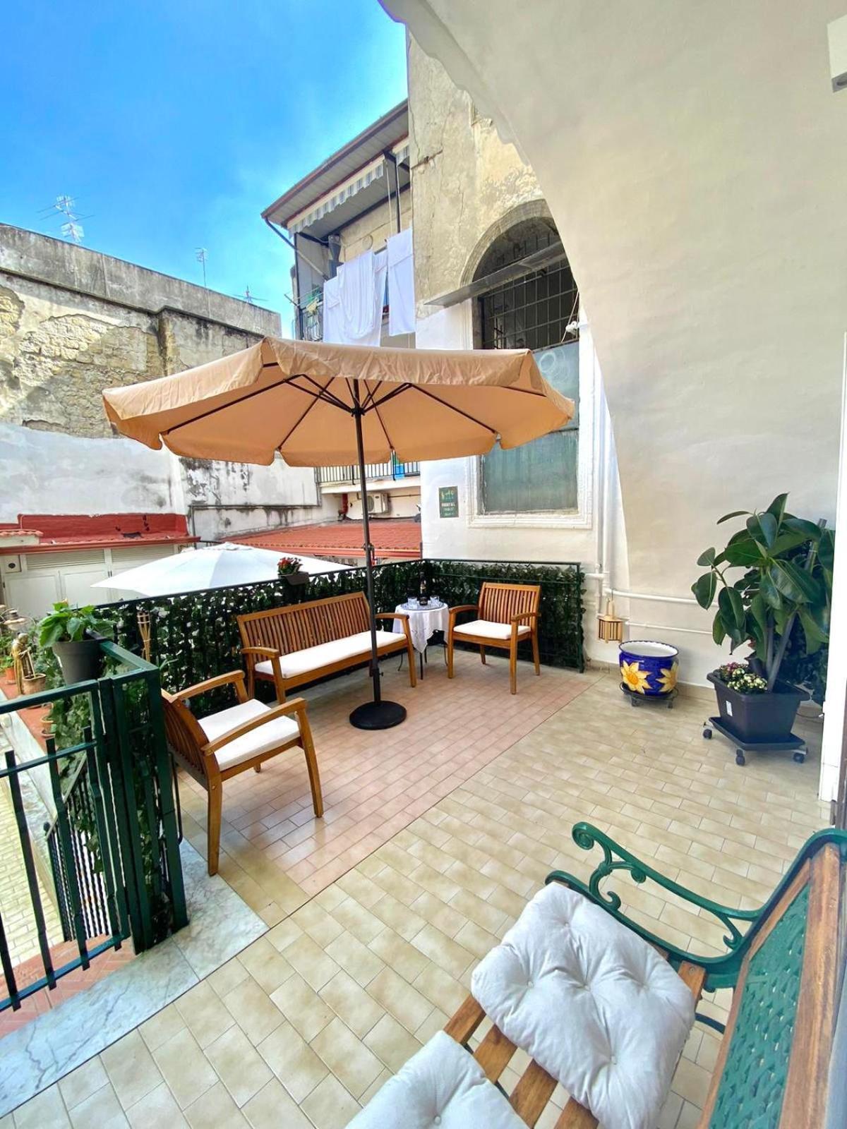 Castellano Apartment เนเปิลส์ ภายนอก รูปภาพ
