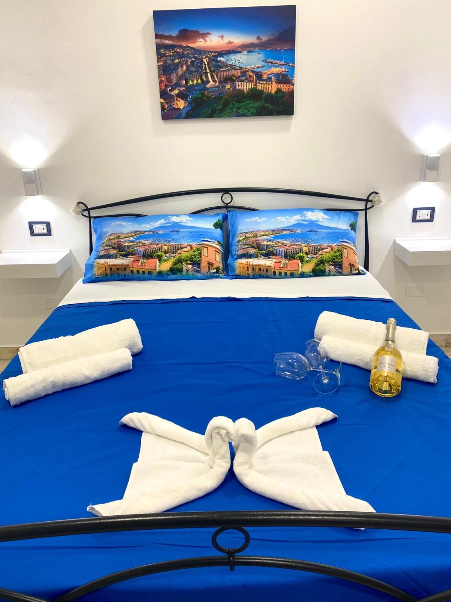 Castellano Apartment เนเปิลส์ ภายนอก รูปภาพ