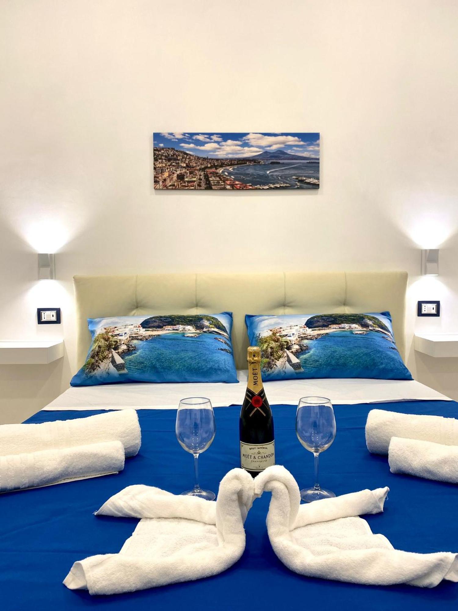 Castellano Apartment เนเปิลส์ ภายนอก รูปภาพ