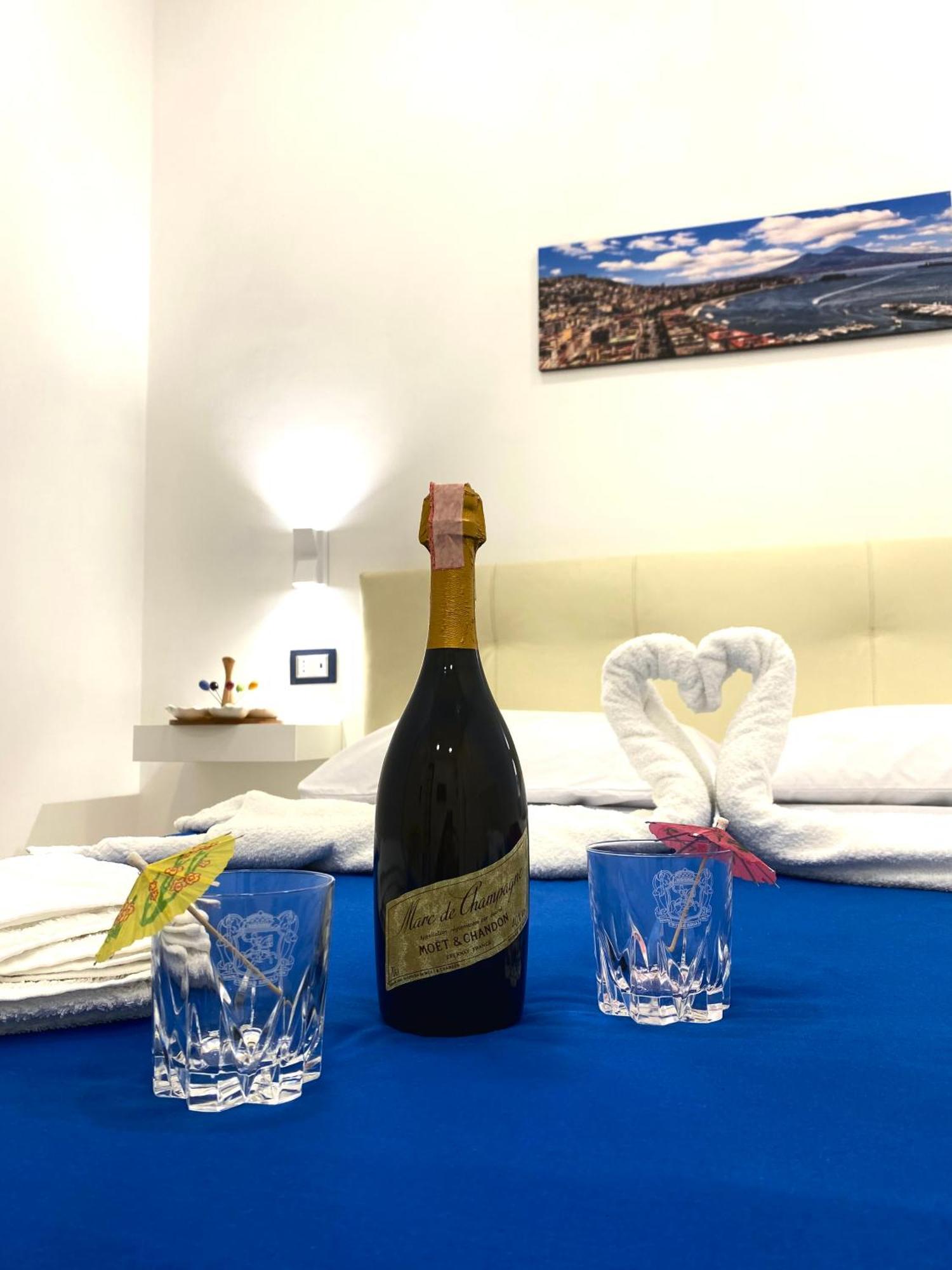 Castellano Apartment เนเปิลส์ ภายนอก รูปภาพ