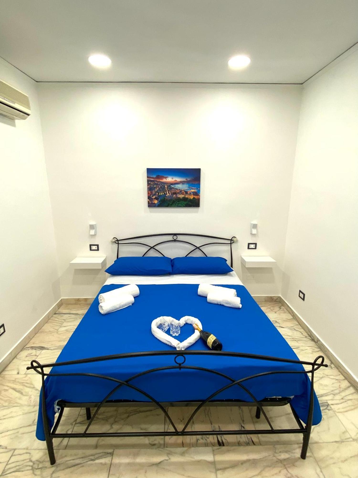 Castellano Apartment เนเปิลส์ ภายนอก รูปภาพ