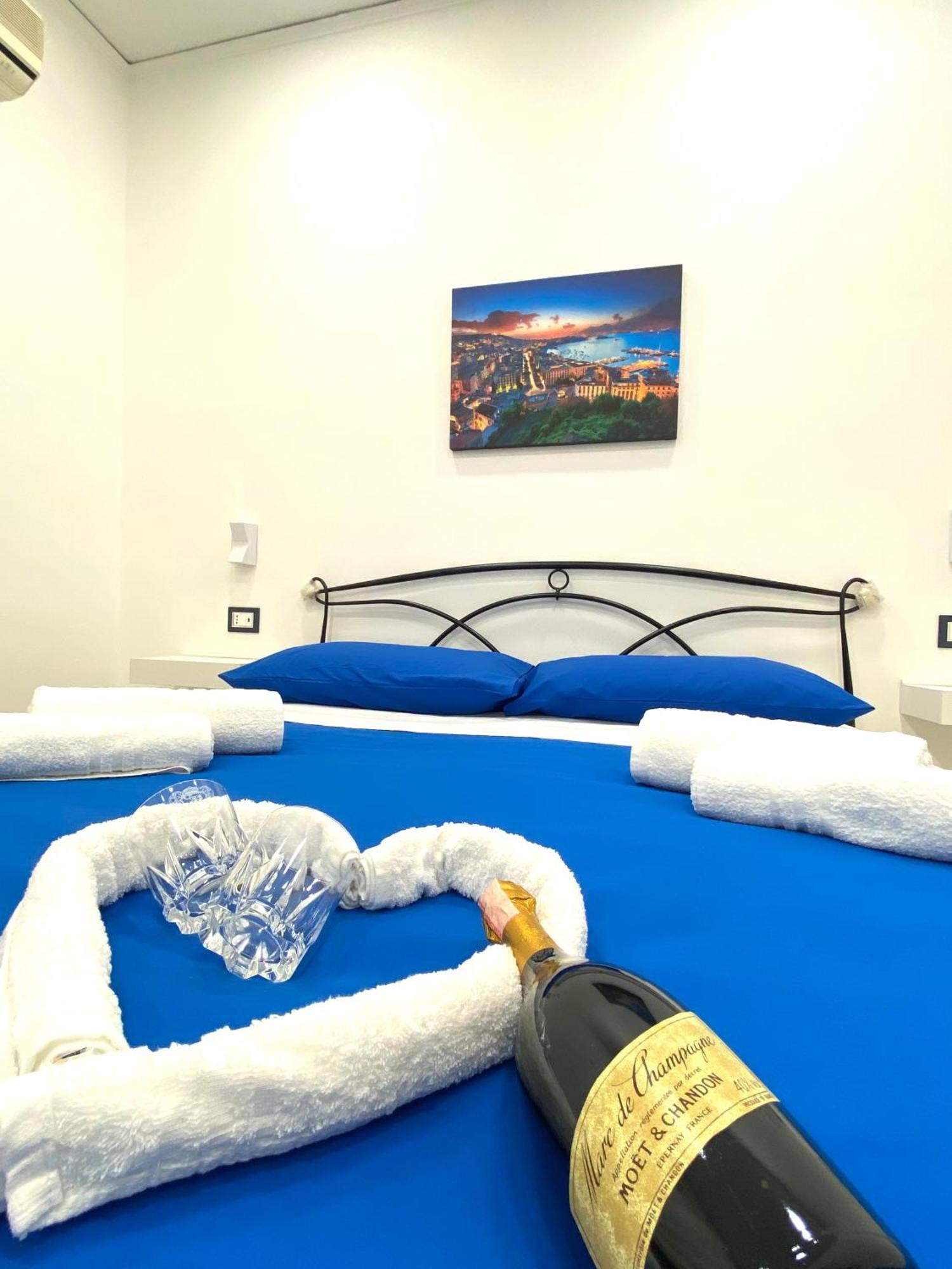 Castellano Apartment เนเปิลส์ ภายนอก รูปภาพ